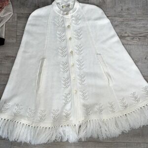 Vtg Sweater Bee by Banff Poncho Cape Ivory Fringed One Size Acrylic
